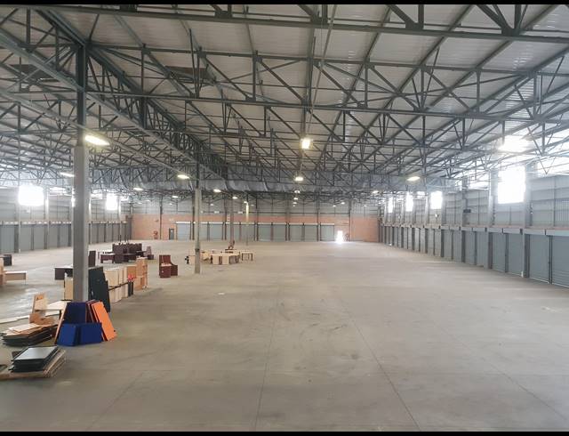 5,040M² WAREHOUSE TO LET IN COSMO BUSINESS PARK
